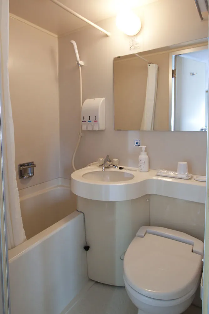 Smile Hotel Sugamo Tokyo 2*,